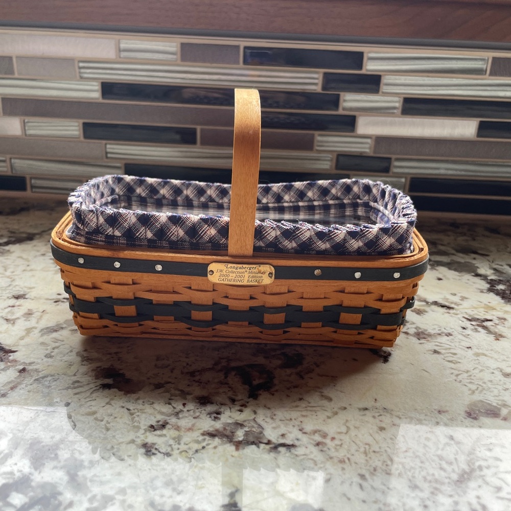 2000 Longaberger J.W. Collection Miniature Gathering Basket Combo & Dish
